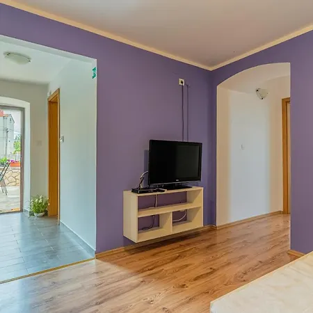 Jurasic Apartment