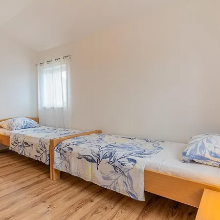 Apartment Jurasic Orlec
