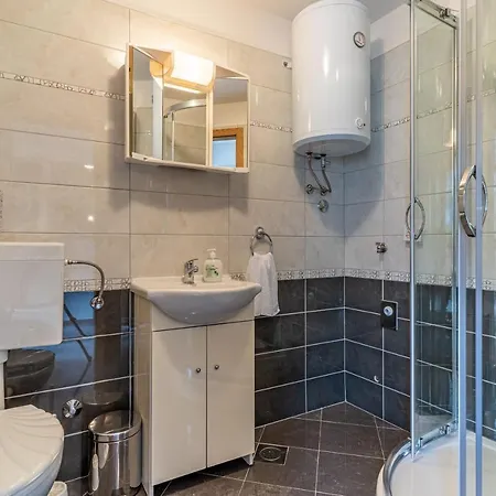 Jurasic Apartman *